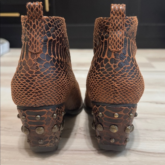 Coconuts by Matisse Roper Split Bootie - Picture 4 of 7